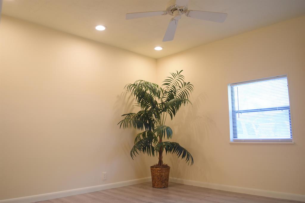 9823 Spanish Isles Drive