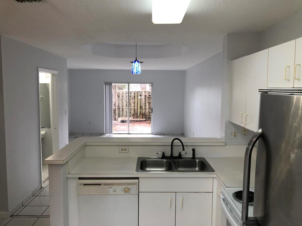 12132 SW 143 Lane 1-4