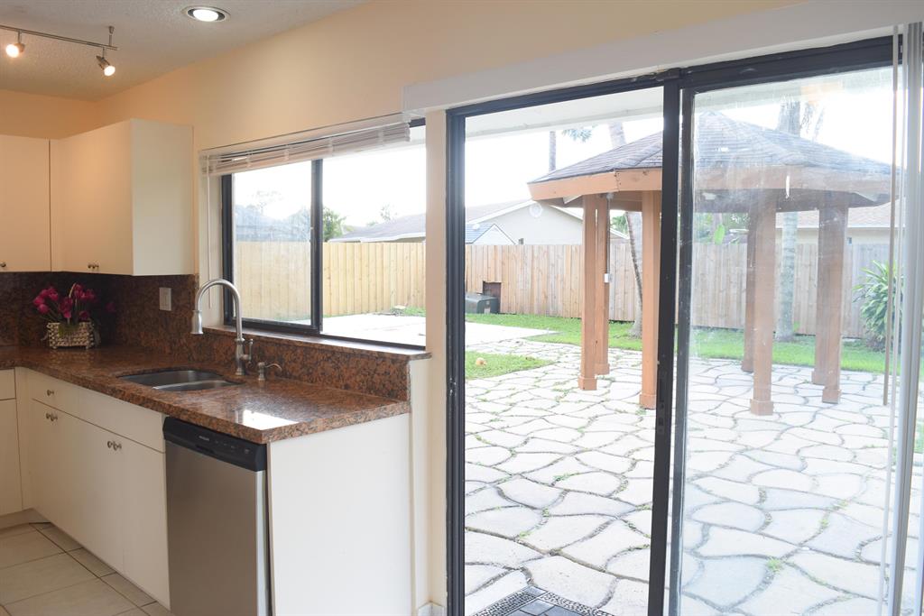 9823 Spanish Isles Drive