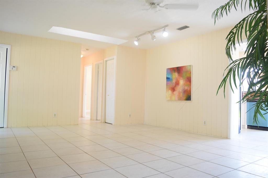 9823 Spanish Isles Drive