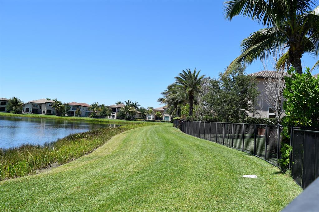 8782 Sydney Harbor Circle