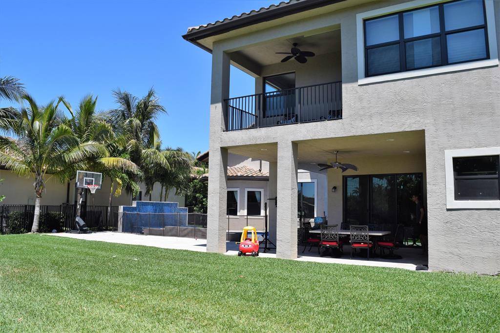 8782 Sydney Harbor Circle