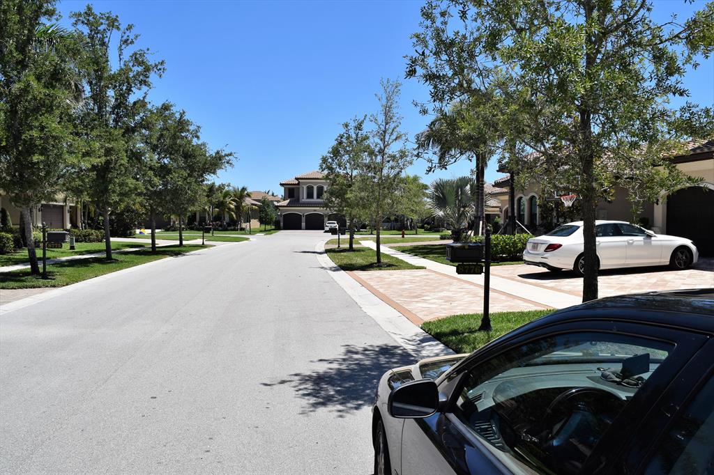8782 Sydney Harbor Circle