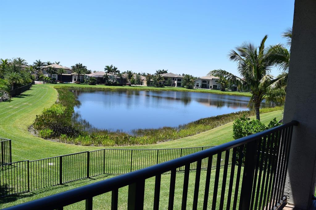 8782 Sydney Harbor Circle
