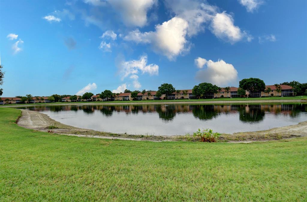 9721 Shadybrook Drive Unit: 201