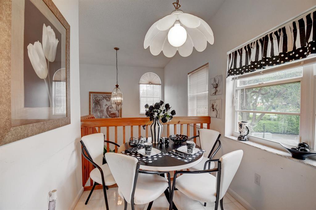 9721 Shadybrook Drive Unit: 201