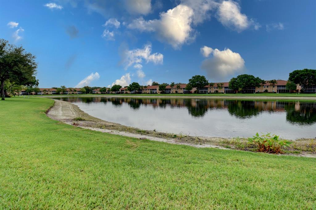 9721 Shadybrook Drive Unit: 201