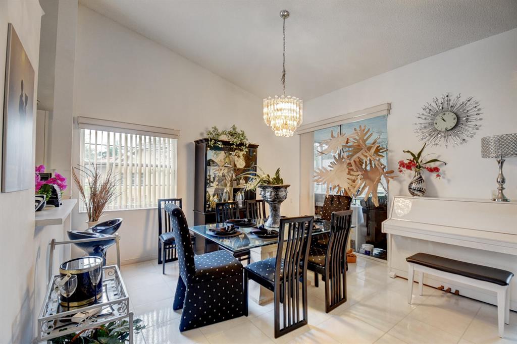 9721 Shadybrook Drive Unit: 201
