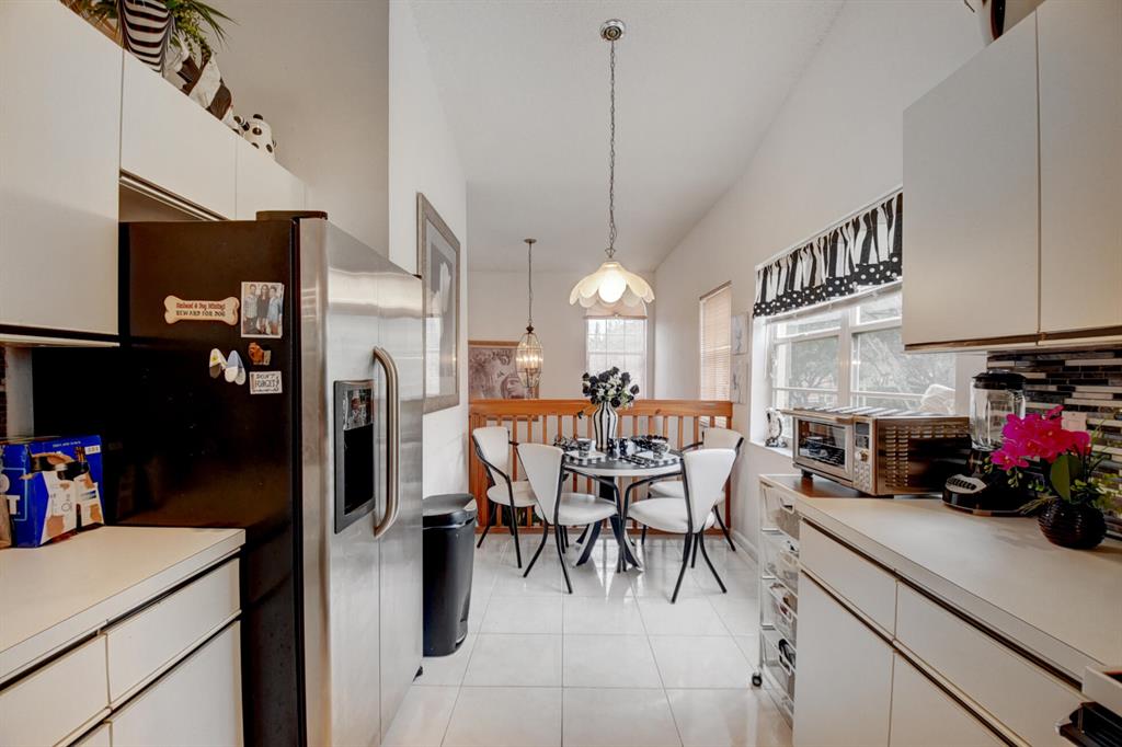 9721 Shadybrook Drive Unit: 201