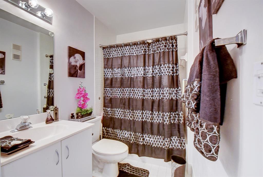9721 Shadybrook Drive Unit: 201