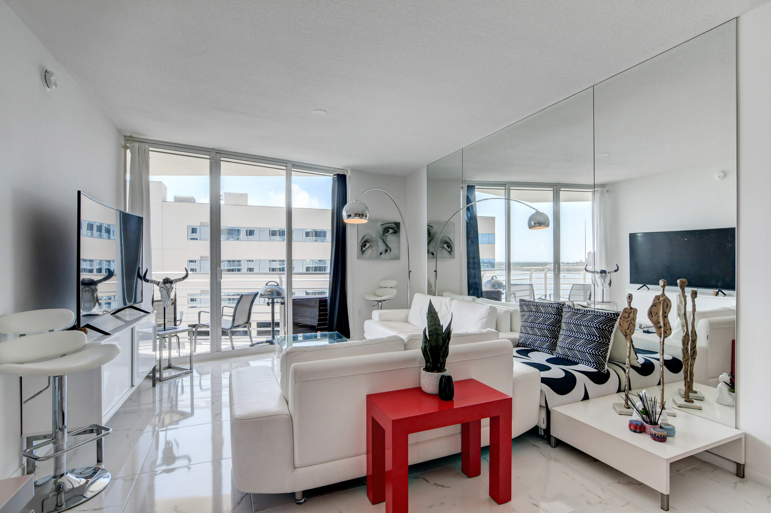 1551 N Flagler Drive Unit: 1216