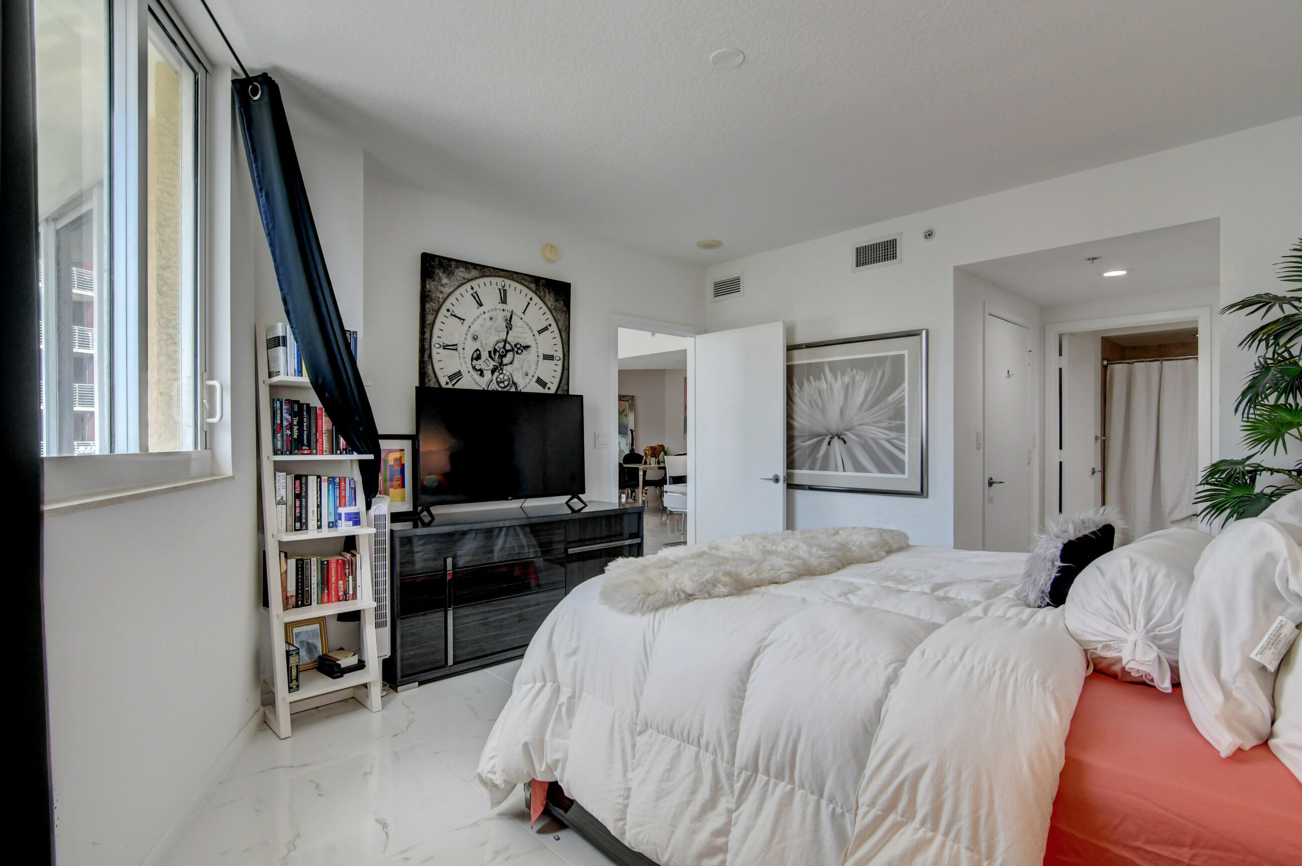 1551 N Flagler Drive Unit: 1216