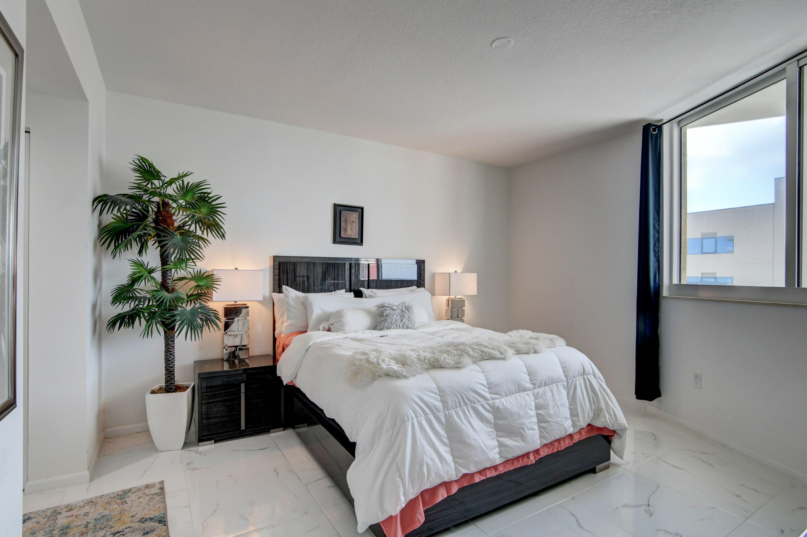 1551 N Flagler Drive Unit: 1216