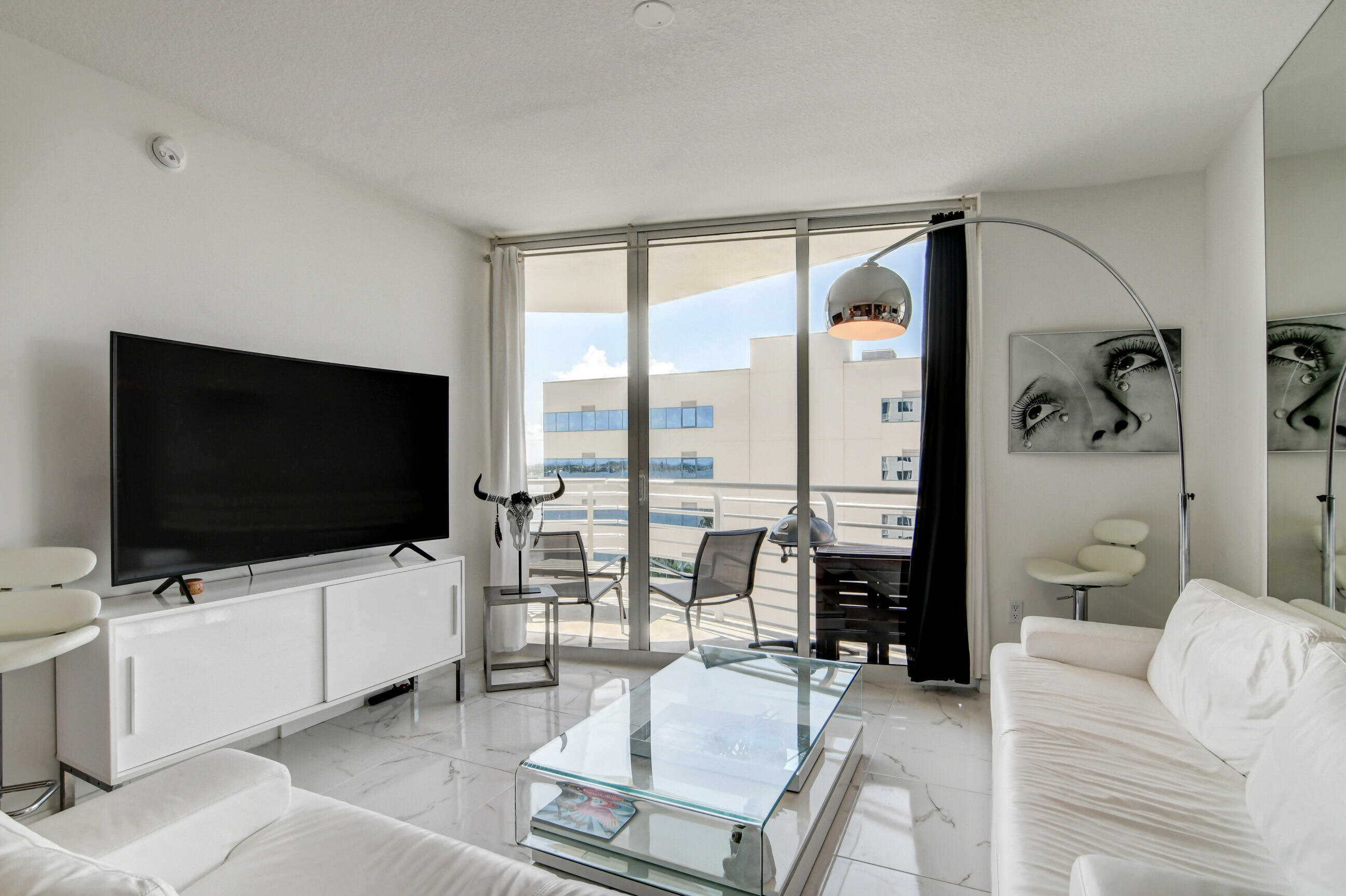1551 N Flagler Drive Unit: 1216