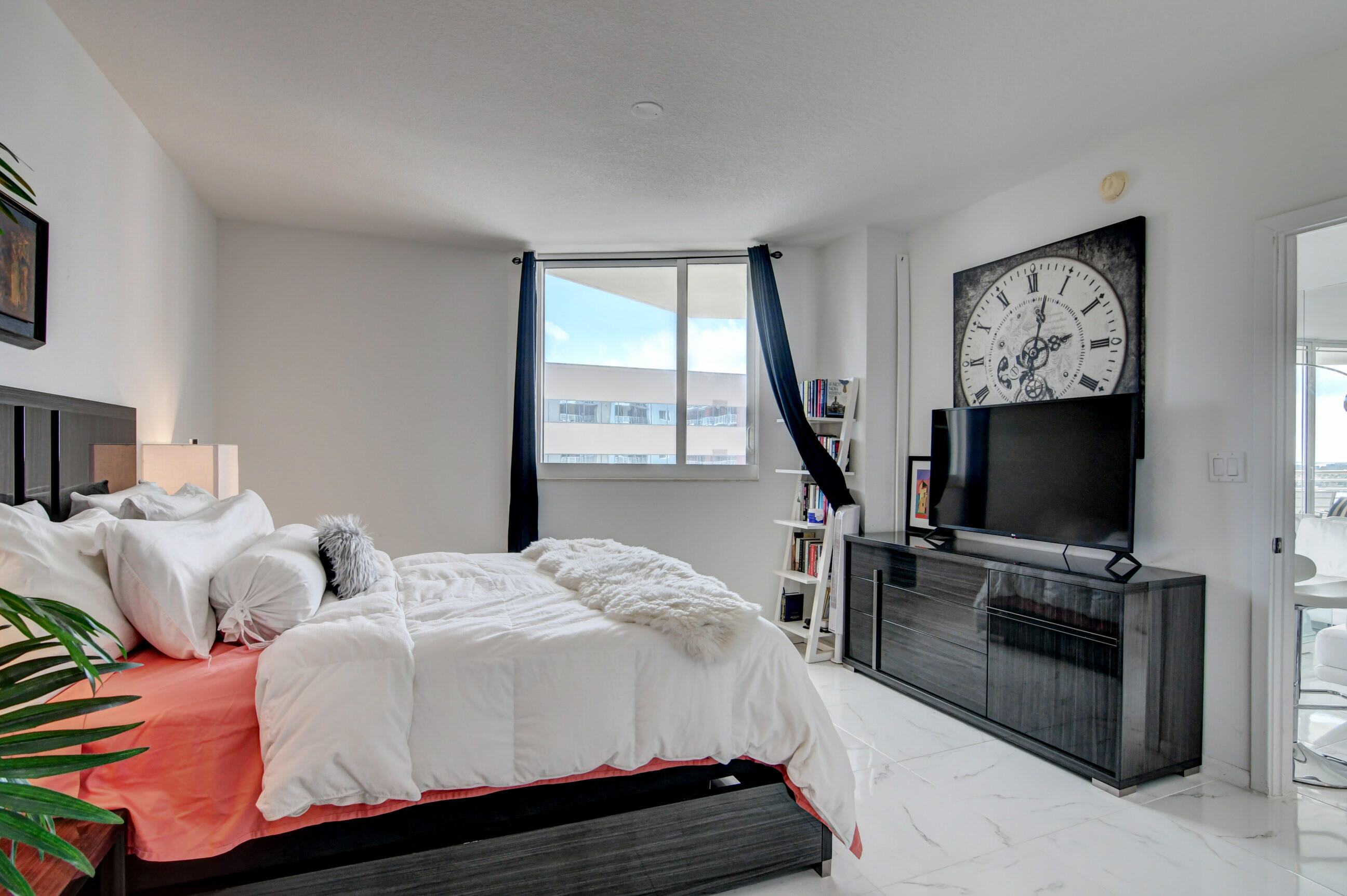 1551 N Flagler Drive Unit: 1216