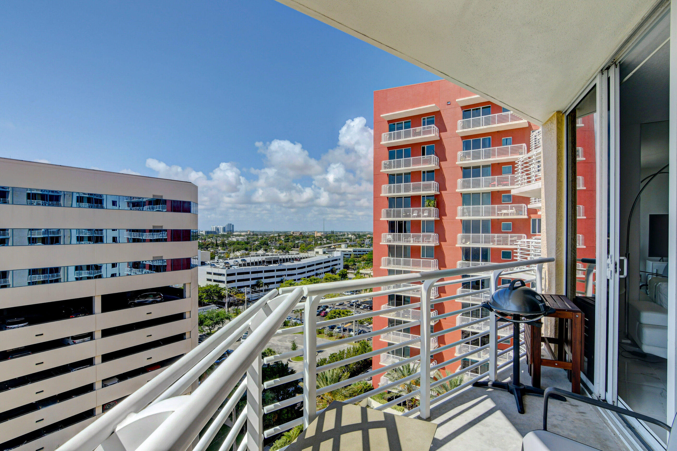 1551 N Flagler Drive Unit: 1216