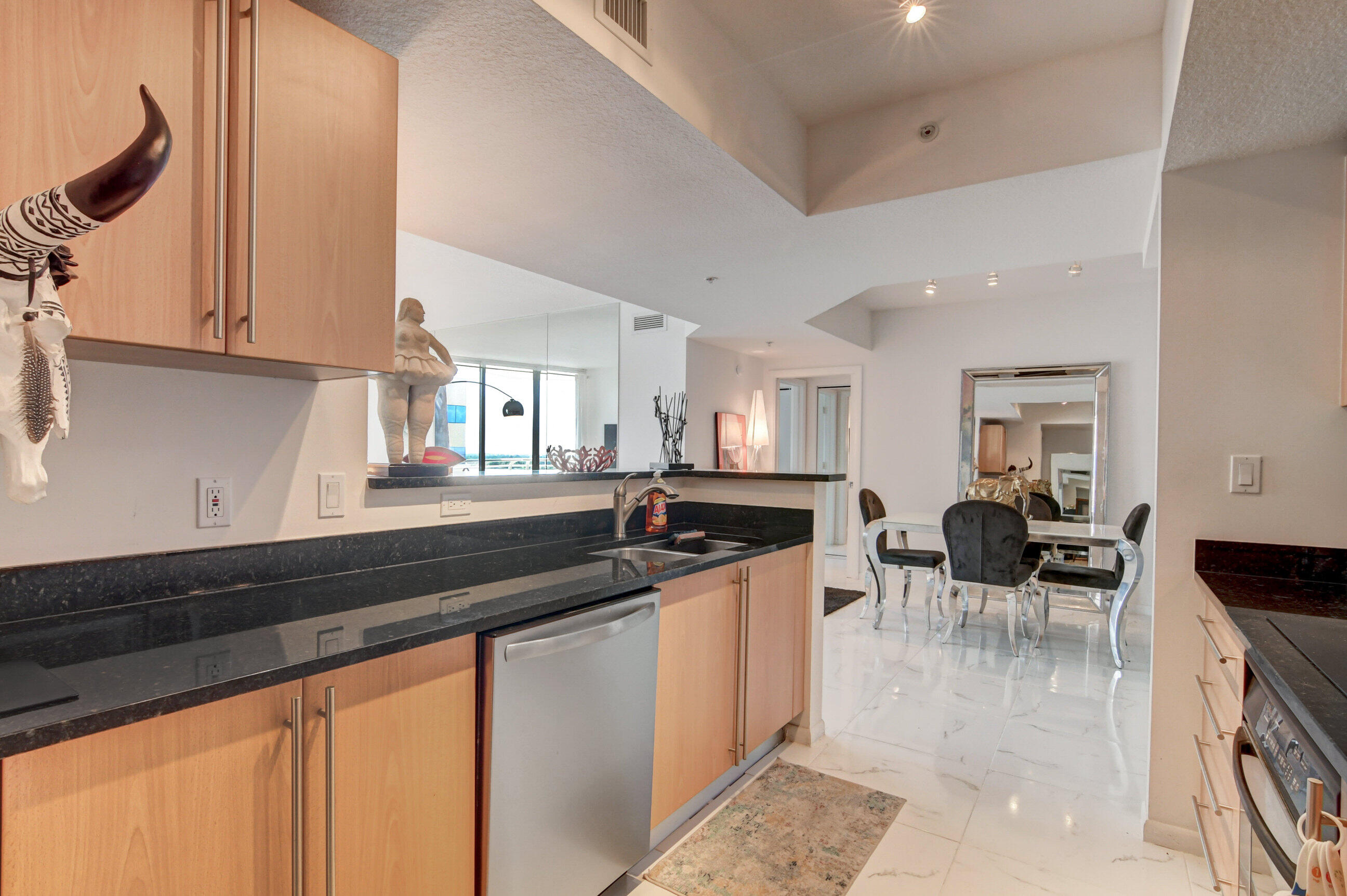 1551 N Flagler Drive Unit: 1216