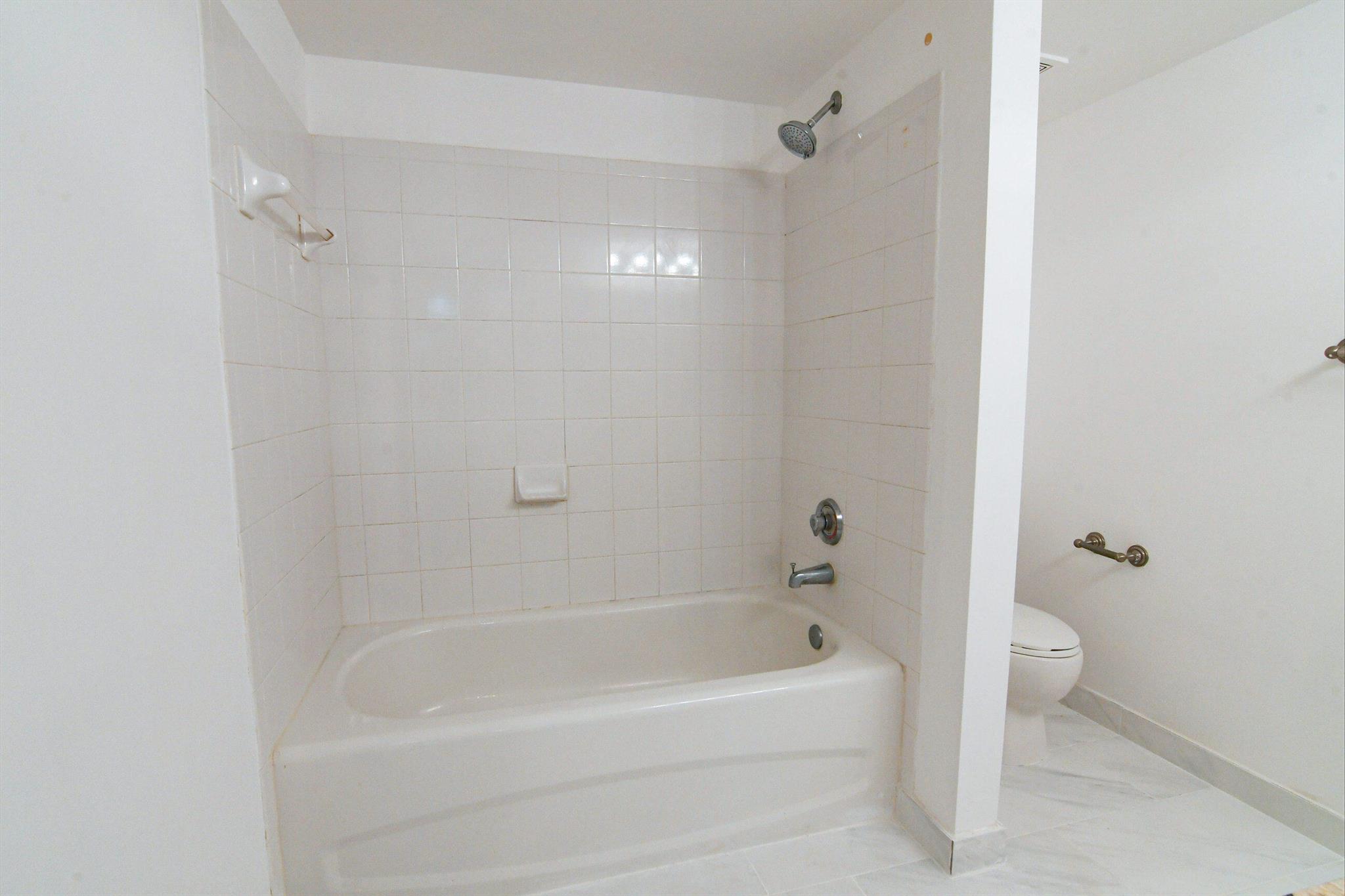 1100 Scotia Drive Unit: 106
