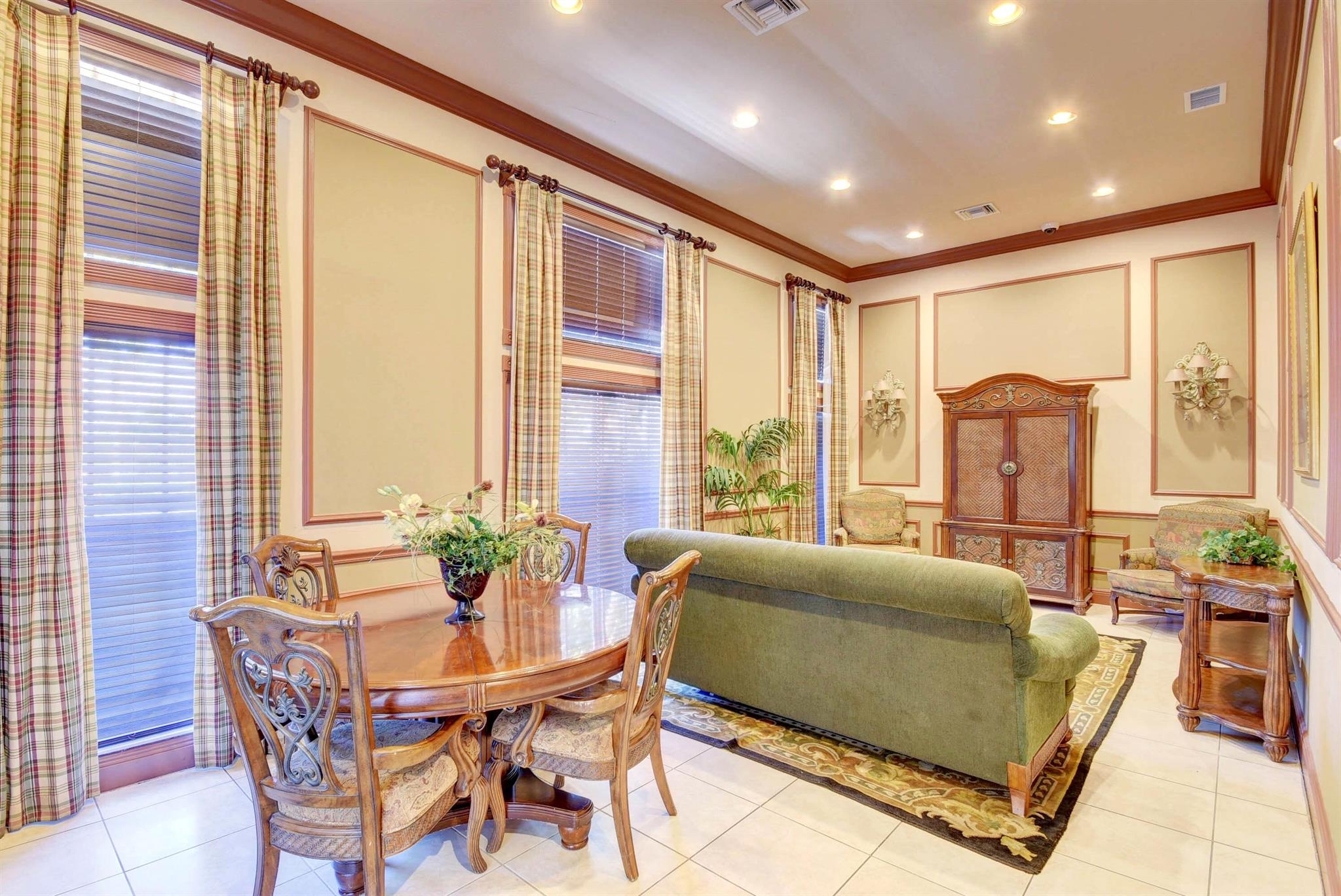 1100 Scotia Drive Unit: 106