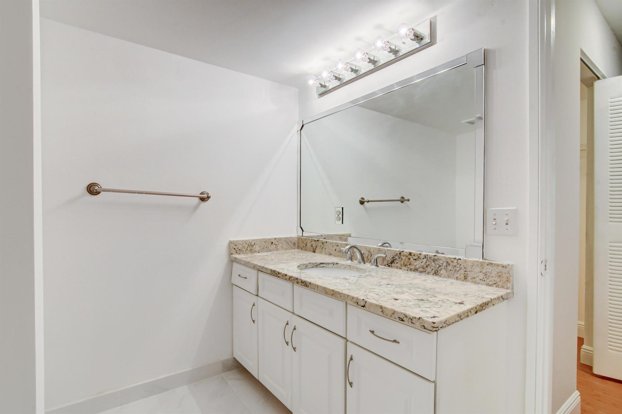 1100 Scotia Drive Unit: 106