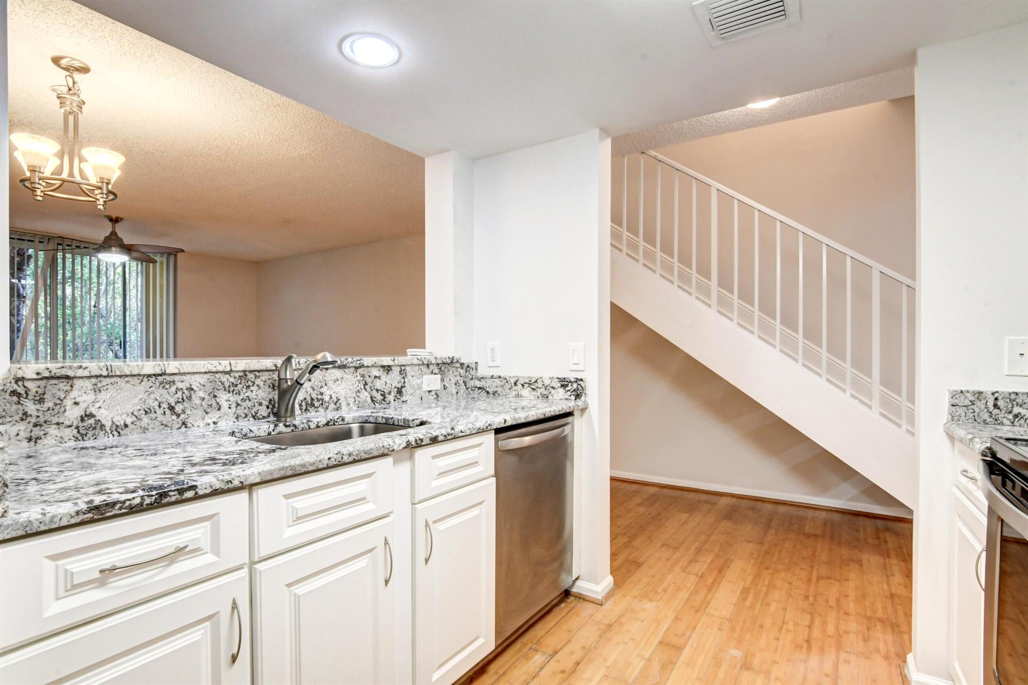 1100 Scotia Drive Unit: 106