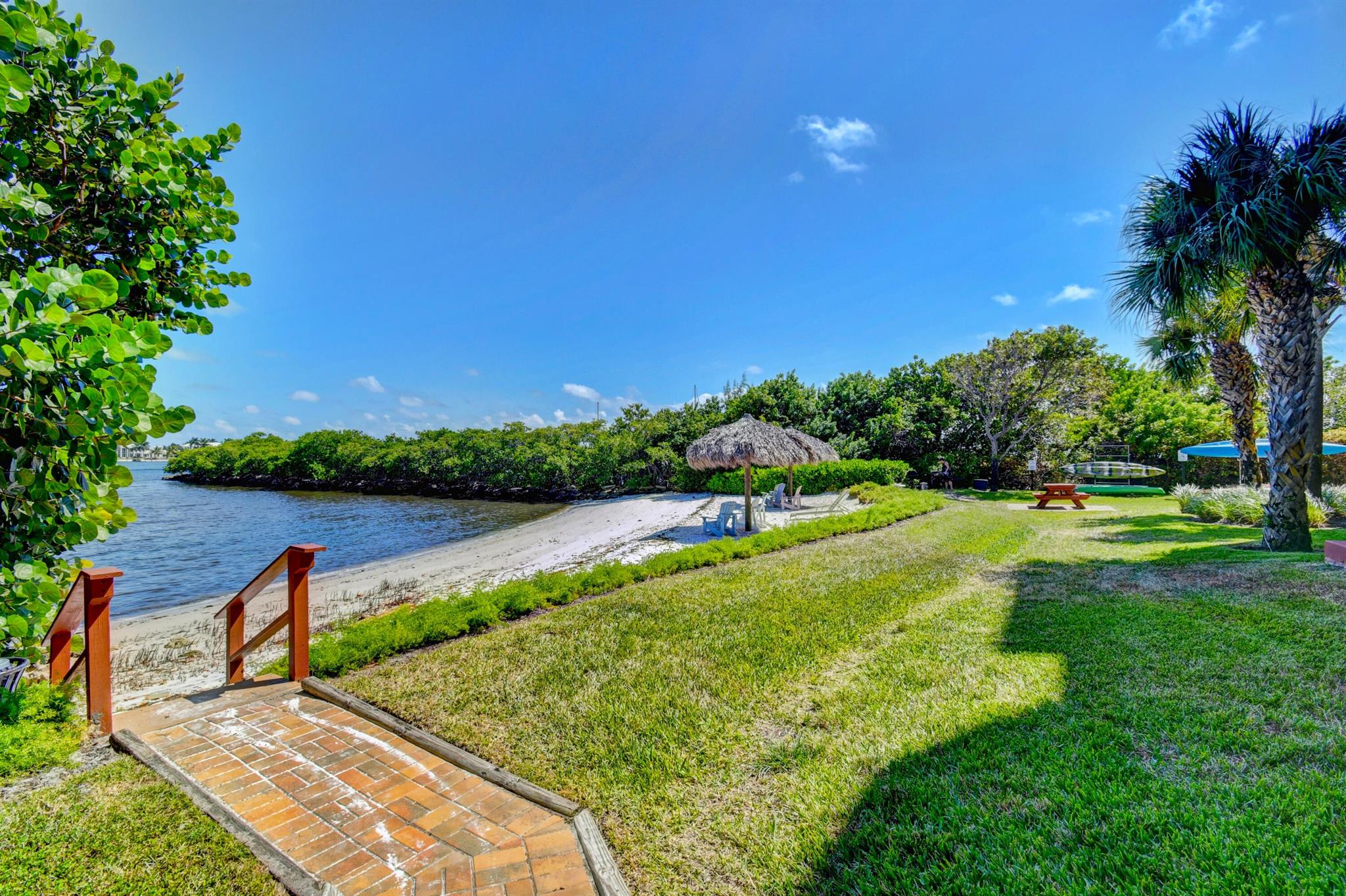 1100 Scotia Drive Unit: 106