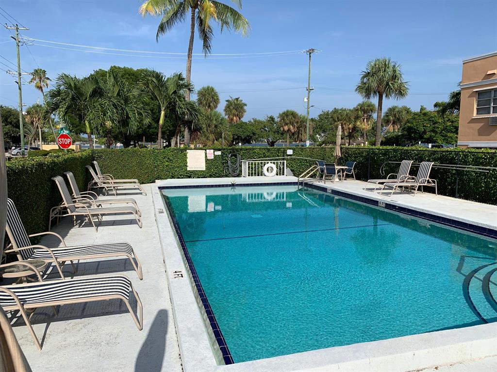 31 S Golfview Road Unit: 11
