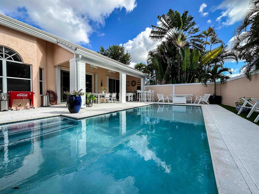 8227 Horseshoe Bay Road