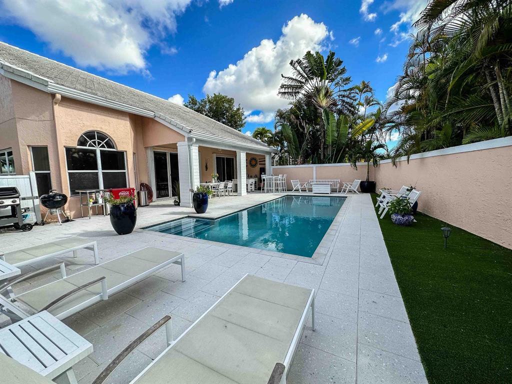 8227 Horseshoe Bay Road