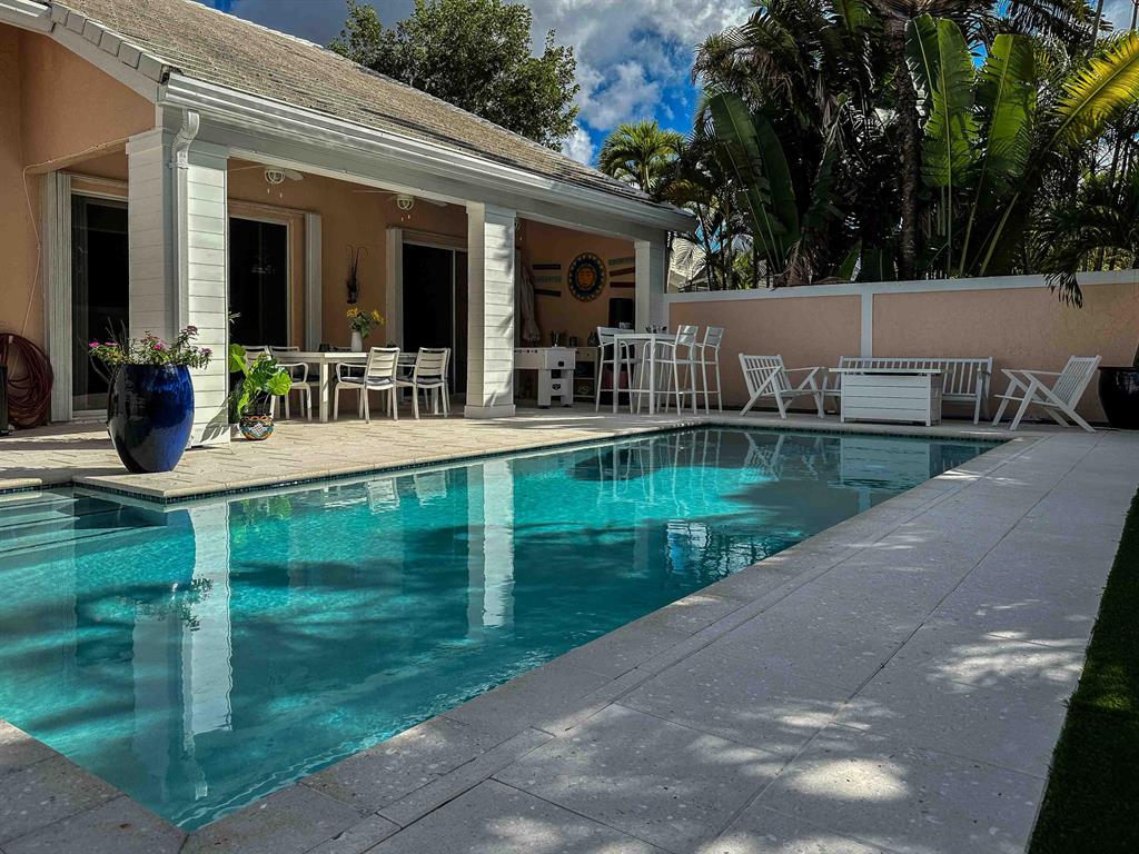 8227 Horseshoe Bay Road