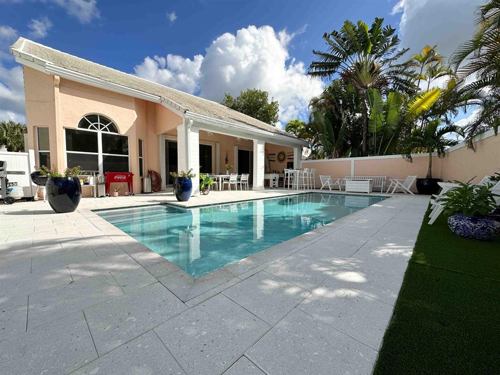 8227 Horseshoe Bay Road