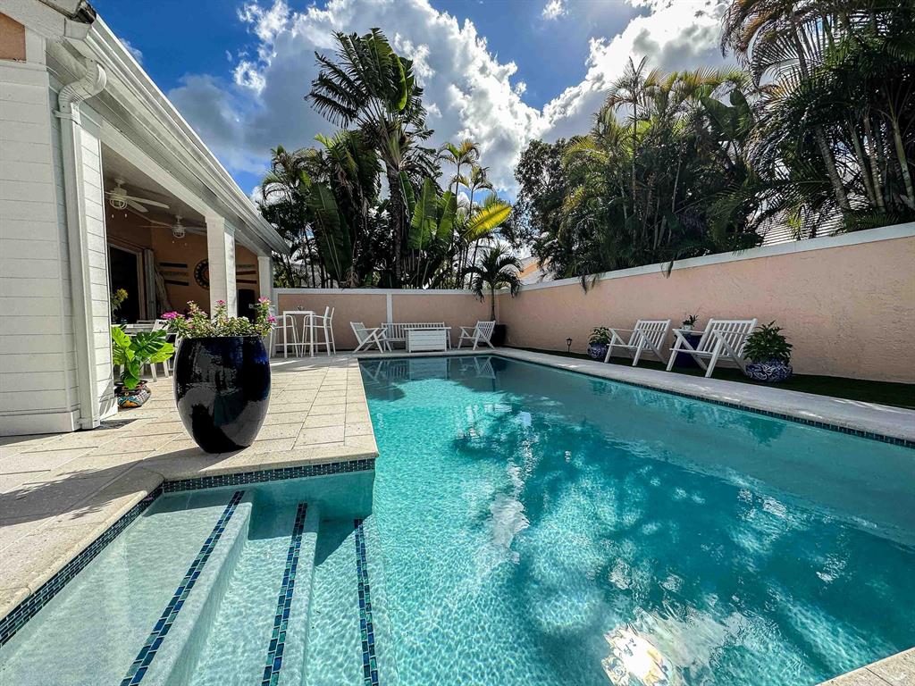 8227 Horseshoe Bay Road