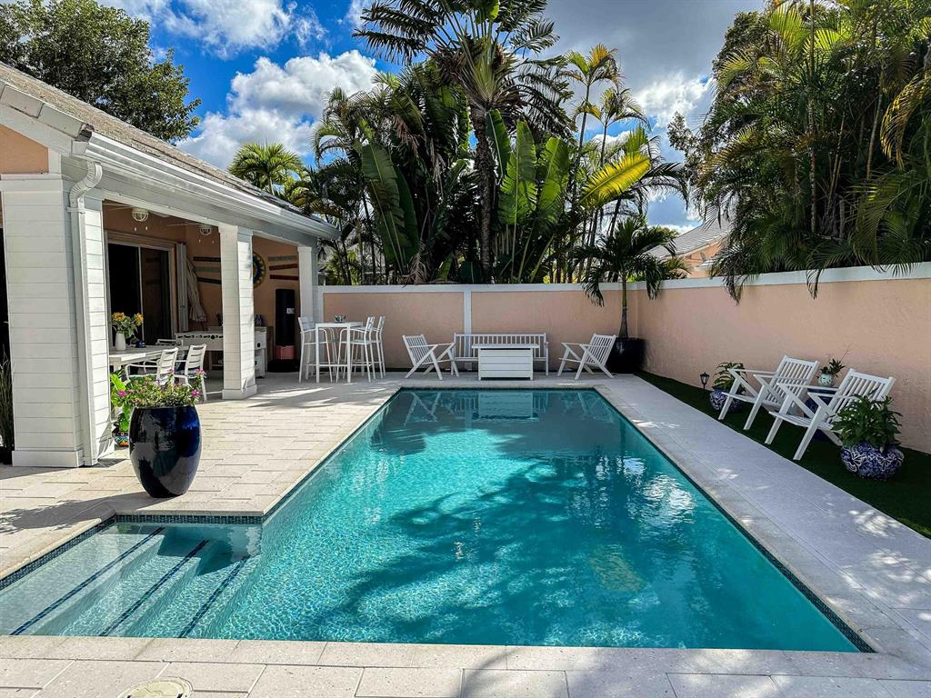 8227 Horseshoe Bay Road