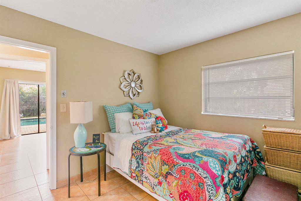 784 NW 7th Street