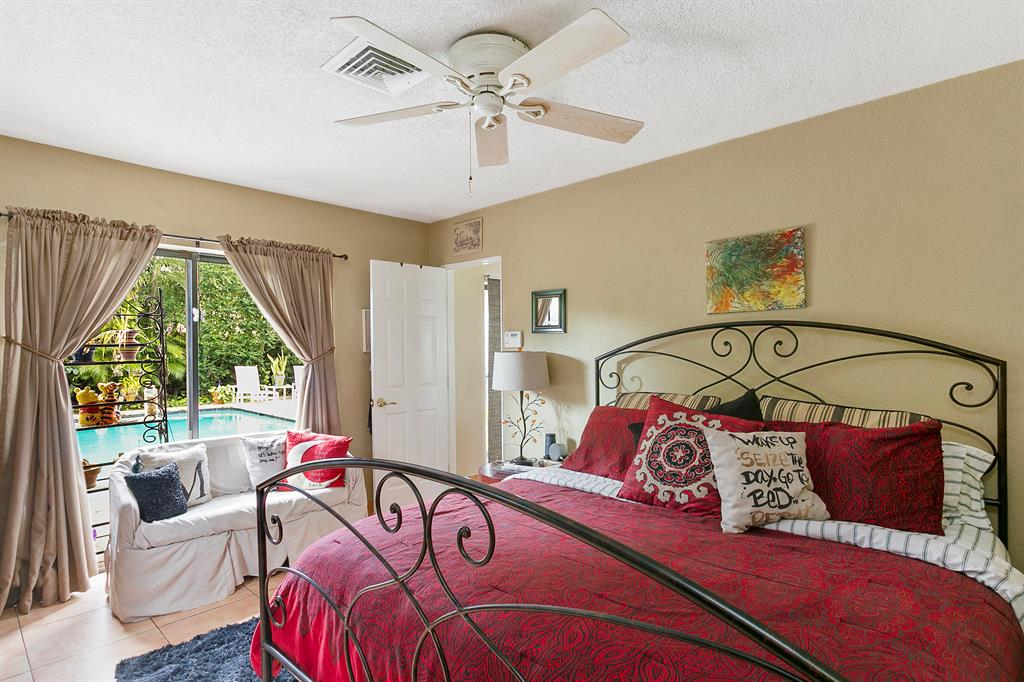 784 NW 7th Street