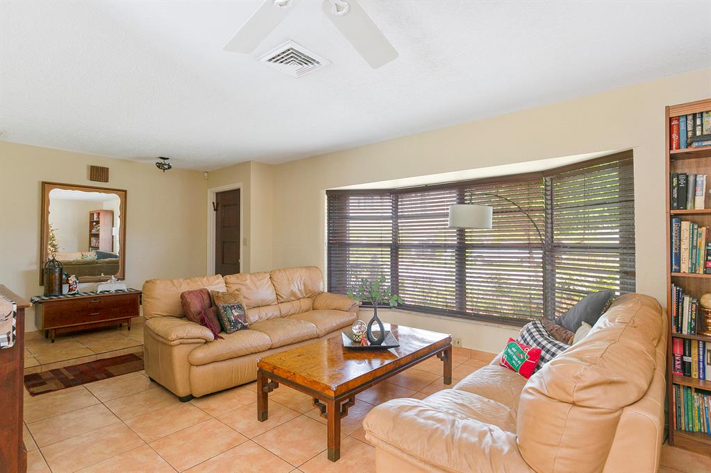 784 NW 7th Street