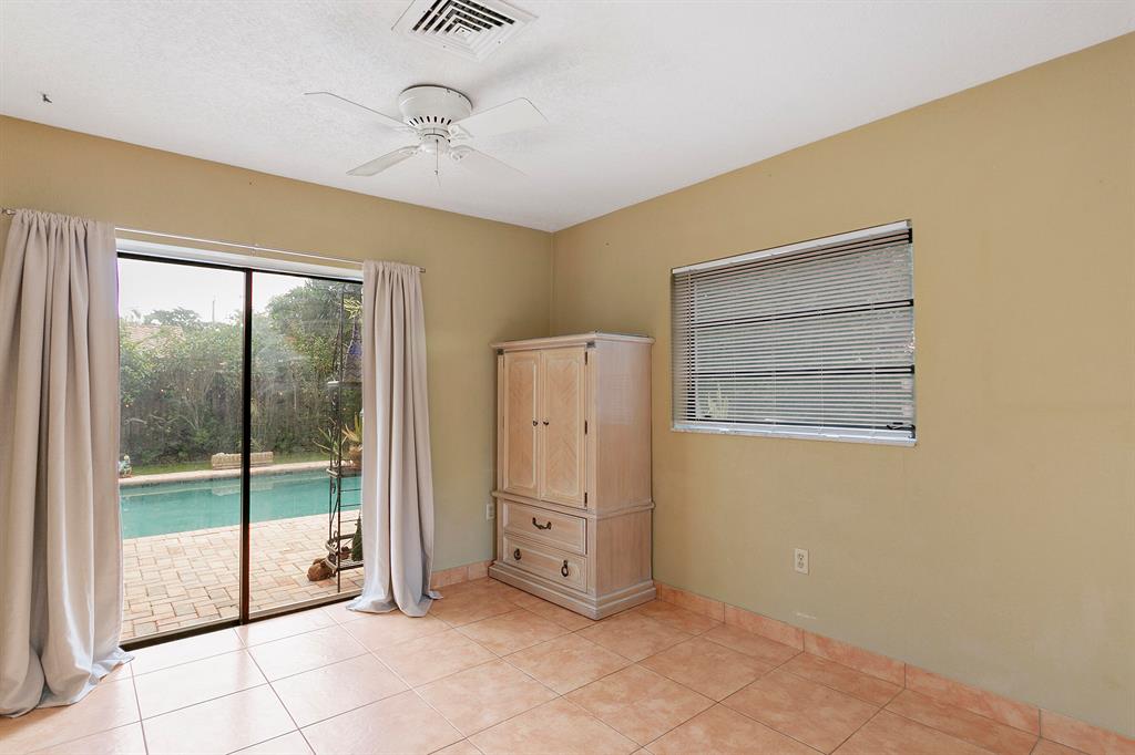 784 NW 7th Street