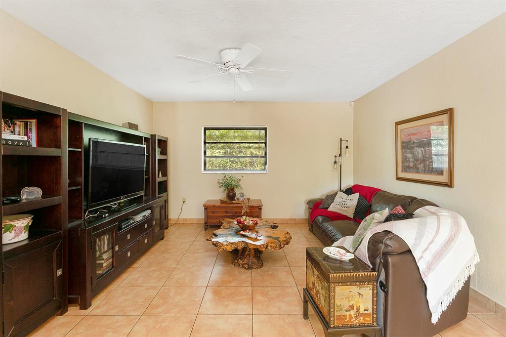 784 NW 7th Street