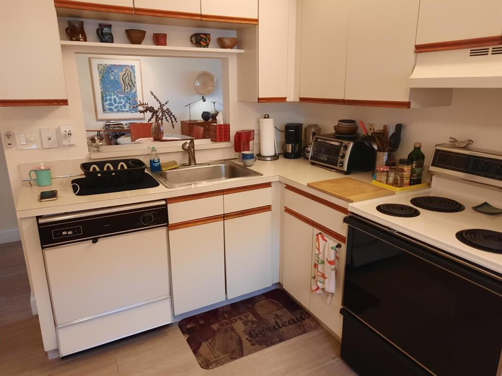 15451 Pembridge 219 Drive Unit: 219