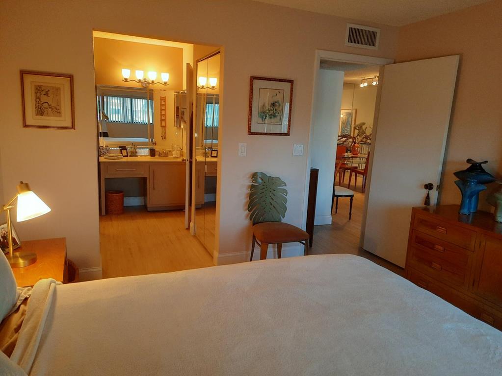 15451 Pembridge 219 Drive Unit: 219