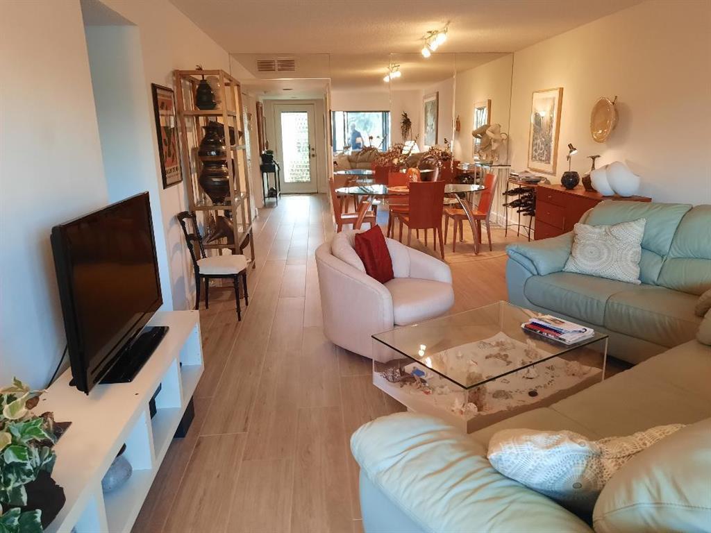 15451 Pembridge 219 Drive Unit: 219