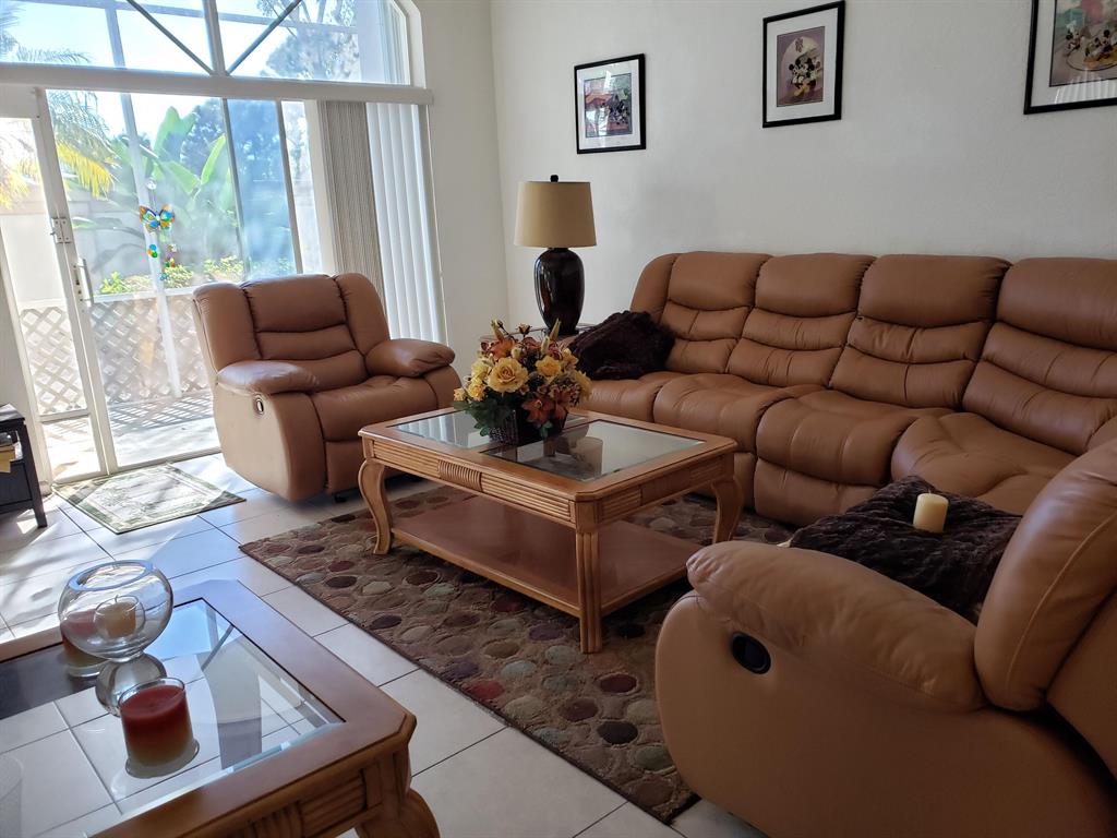 10455 S Utopia Circle