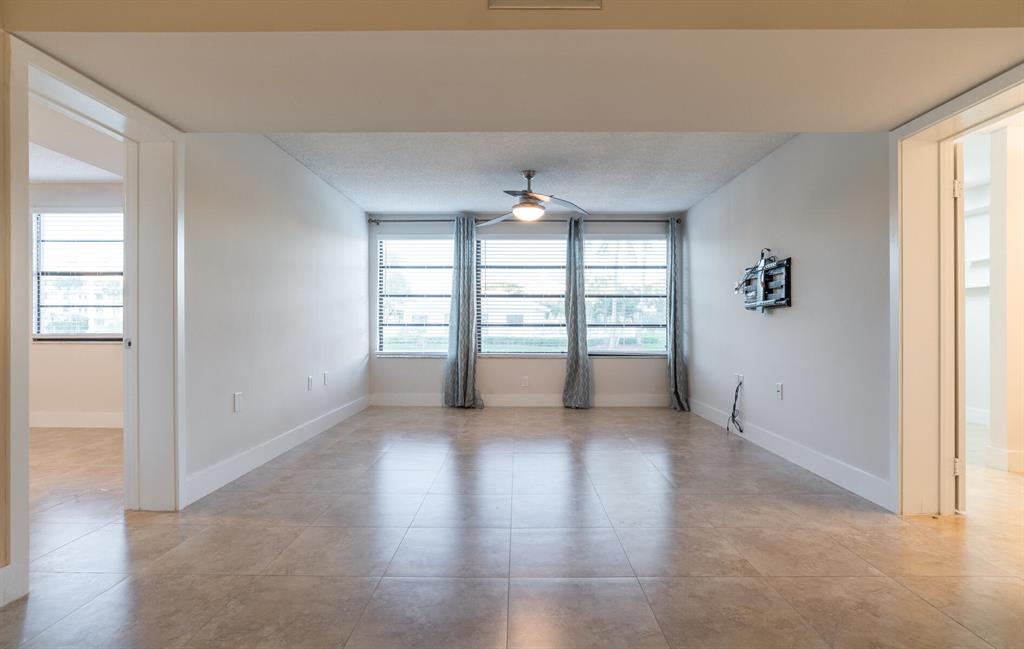 6037 Balboa Circle Unit: 105