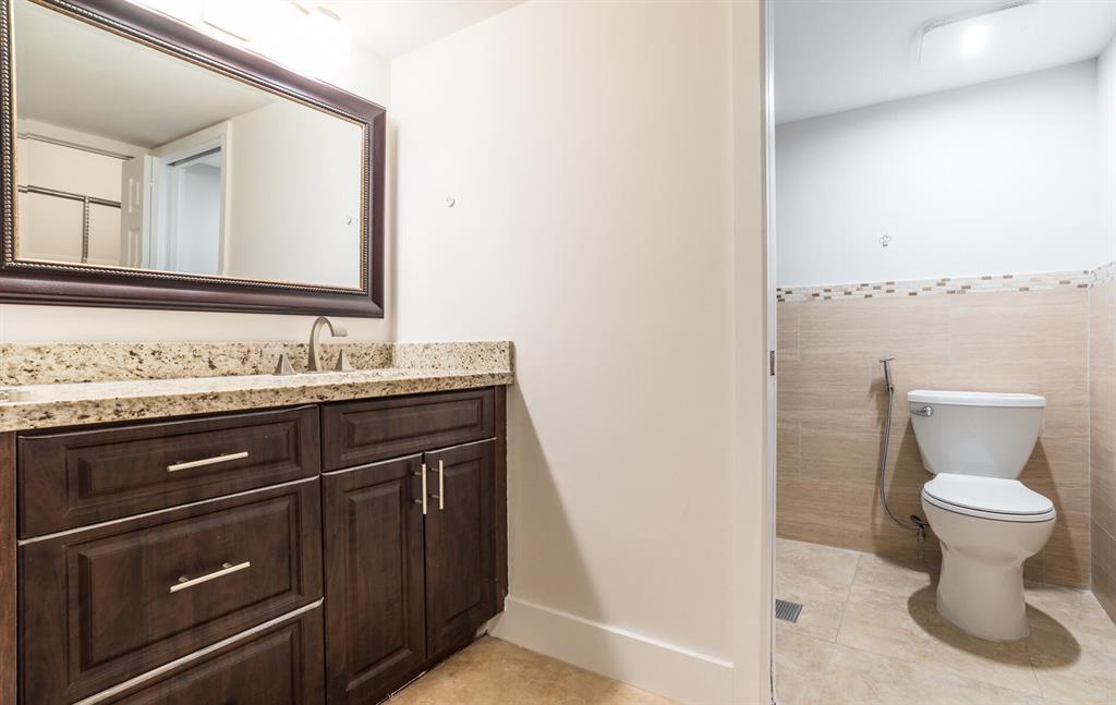 6037 Balboa Circle Unit: 105