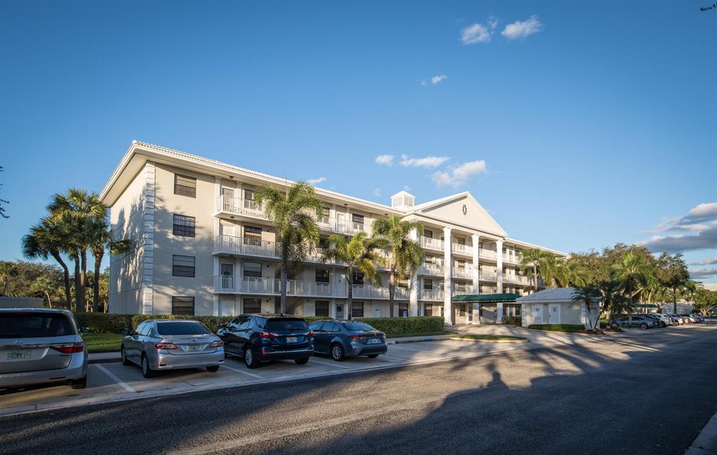 6037 Balboa Circle Unit: 105