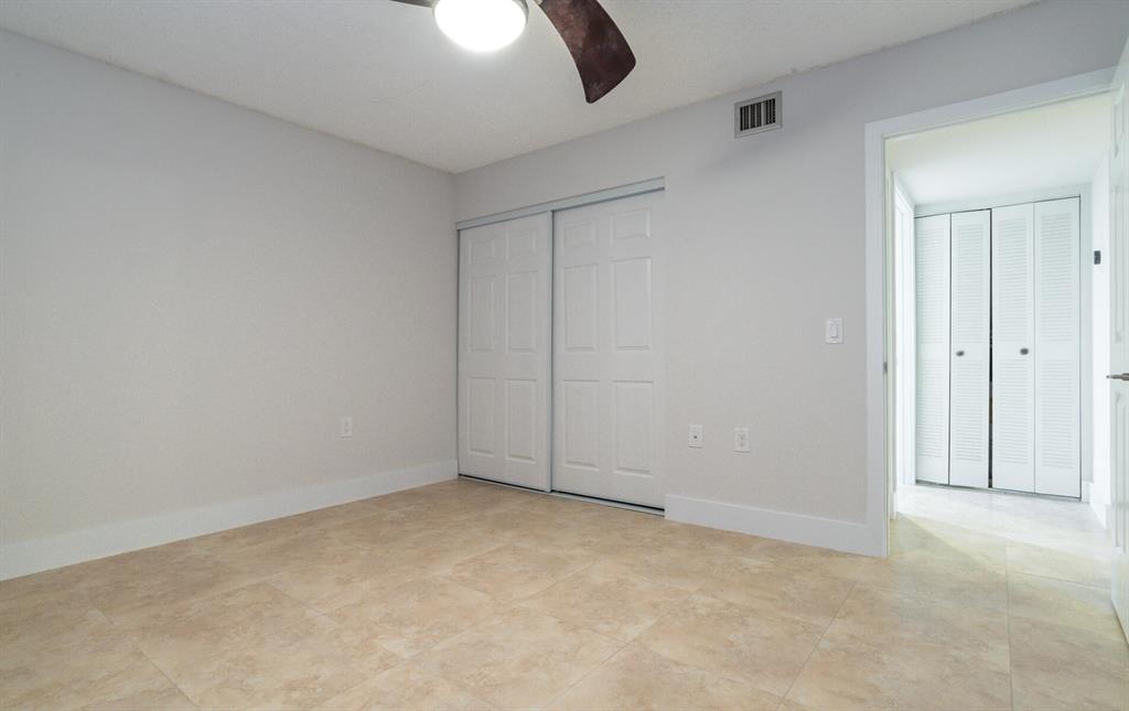 6037 Balboa Circle Unit: 105