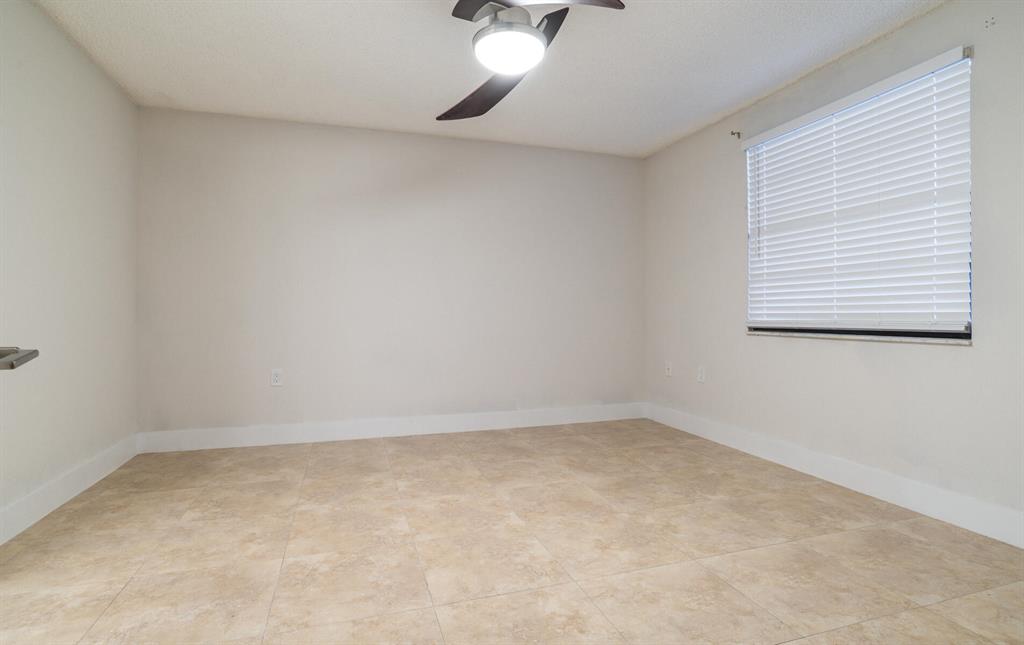 6037 Balboa Circle Unit: 105