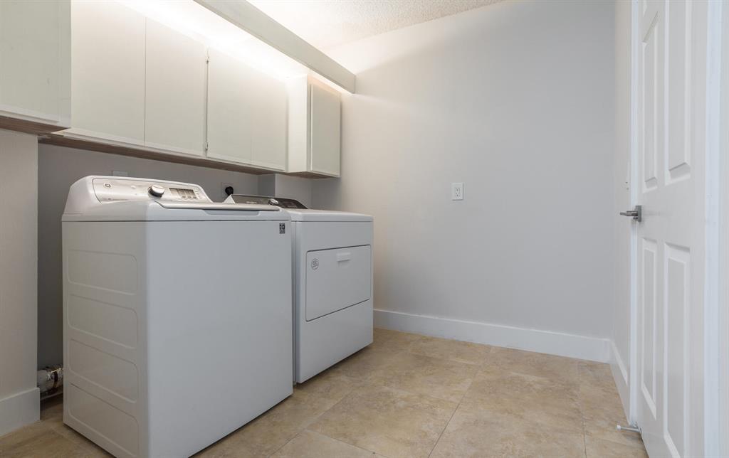 6037 Balboa Circle Unit: 105