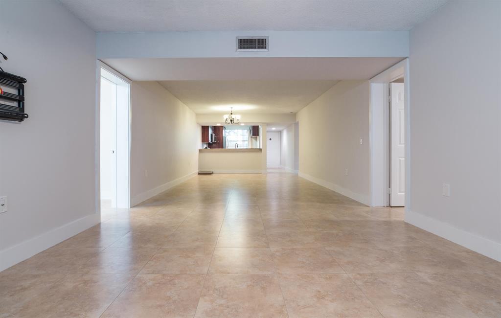 6037 Balboa Circle Unit: 105