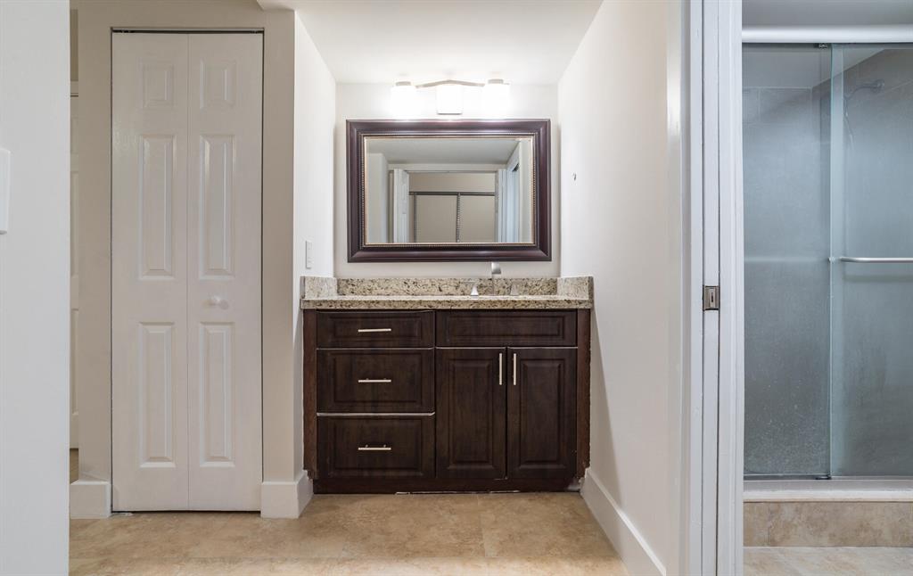 6037 Balboa Circle Unit: 105